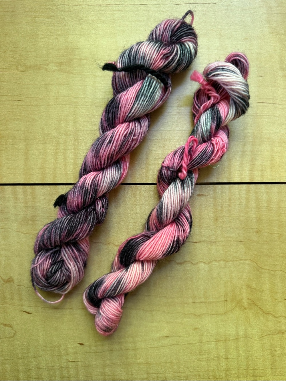 Hand-Dyed Yarn Mini Hanks- Merino Superwash Fine Gauge Pink & Black NWOT